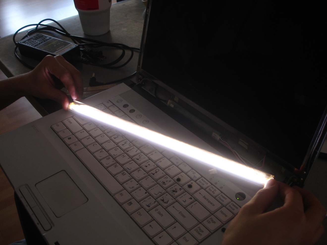 Замена и ремонт подсветки экрана ноутбука в Барнауле